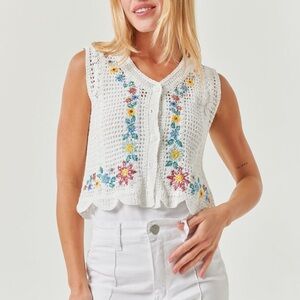 Floral Embroidered White Crochet Vest women’s Small